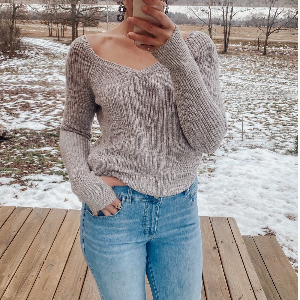 Victoria's Secret Gray V-Neck Ribbed Knit Sweater